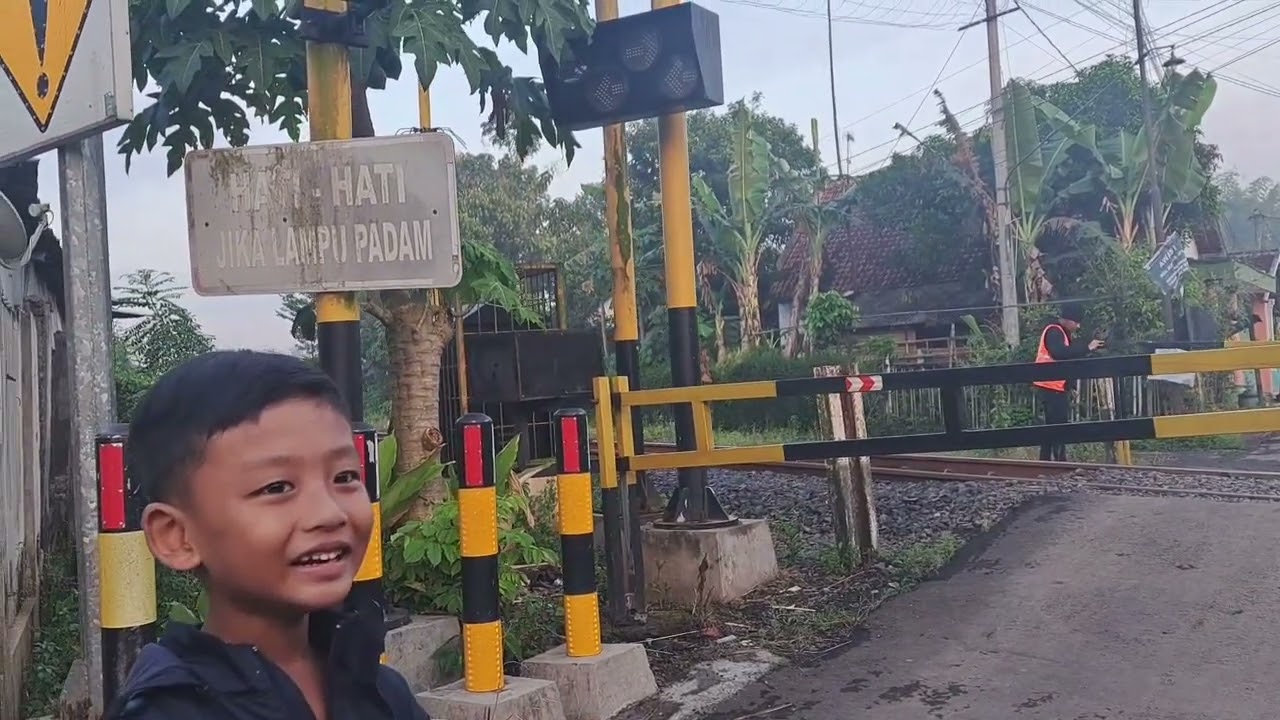 SYEDIH ! GAK BISA TARIK PALANG, PERLINTASANYA SEKARANG ADA PENJAGANYA. KNP TIBA2 ADA PENJAGANYA  ?