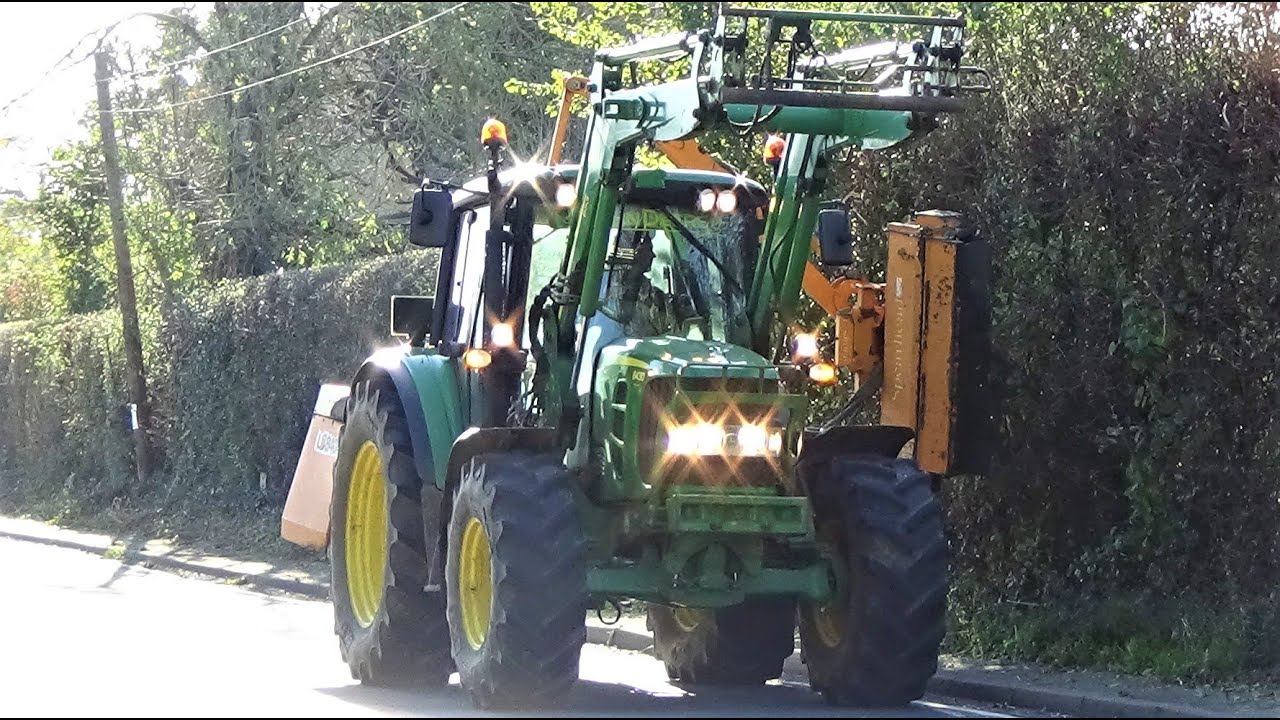 Hedge Cutting the BUSY Roadside with John Deere 6430 & Spearhead - Hedge Cutting 2021