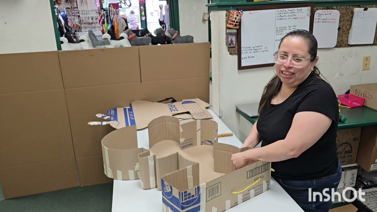el arte de darle vida al carton como hacer piñata abejita