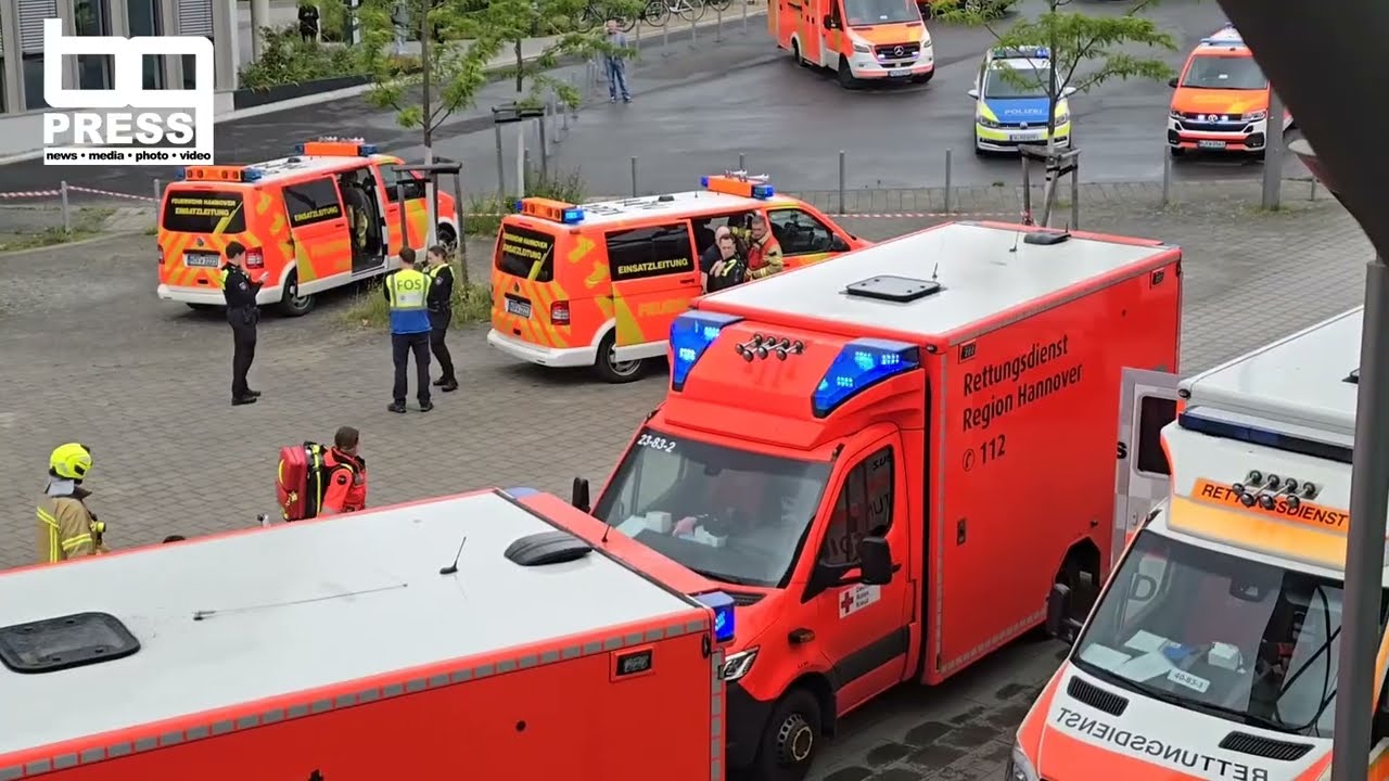 Schwerer Stadtbahnunfall in Hannover mit mehreren Verletzten