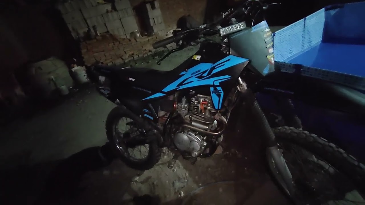 Skua 150 modificada ( kit plásticos crf 230 , todo dakar 200 , leva 7.2 de calle , tapa trabajada)