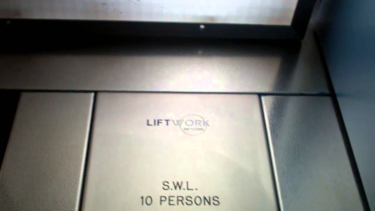 Express Blue Lift @ Intu Victoria Shopping Mall in Nottingham