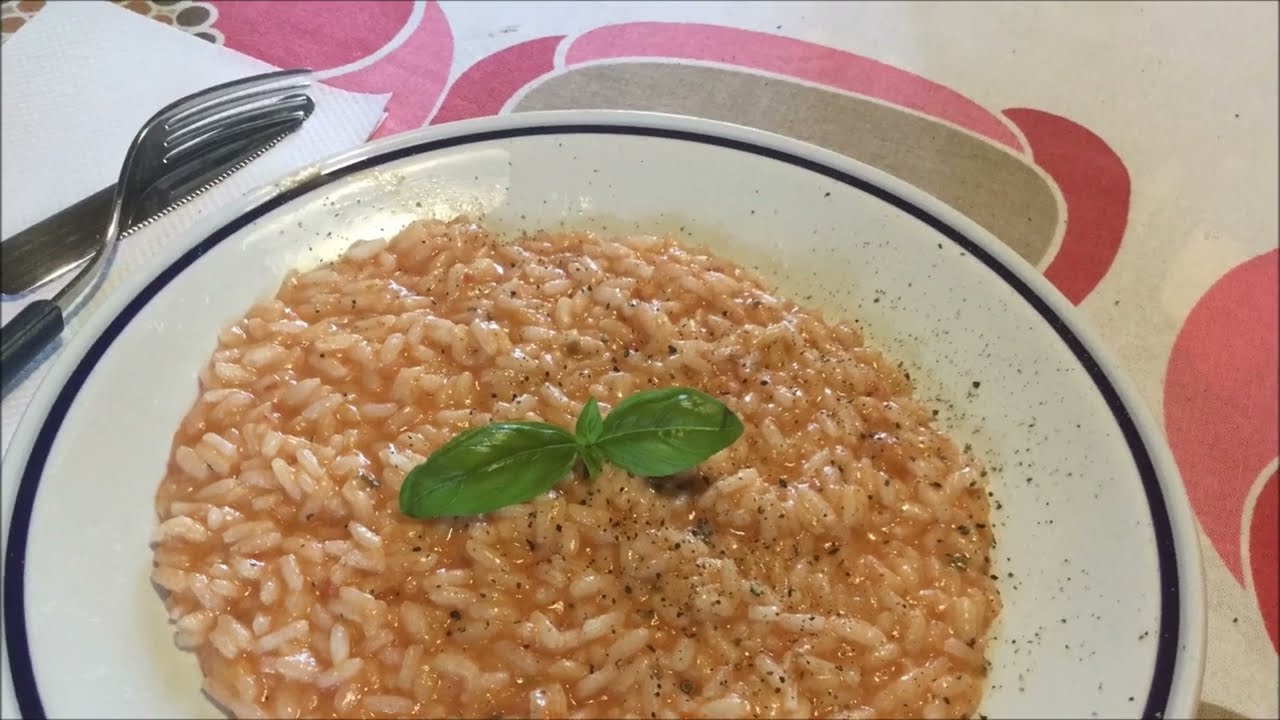 Risotto con passata di pomodoro (videoricetta n° 1118)