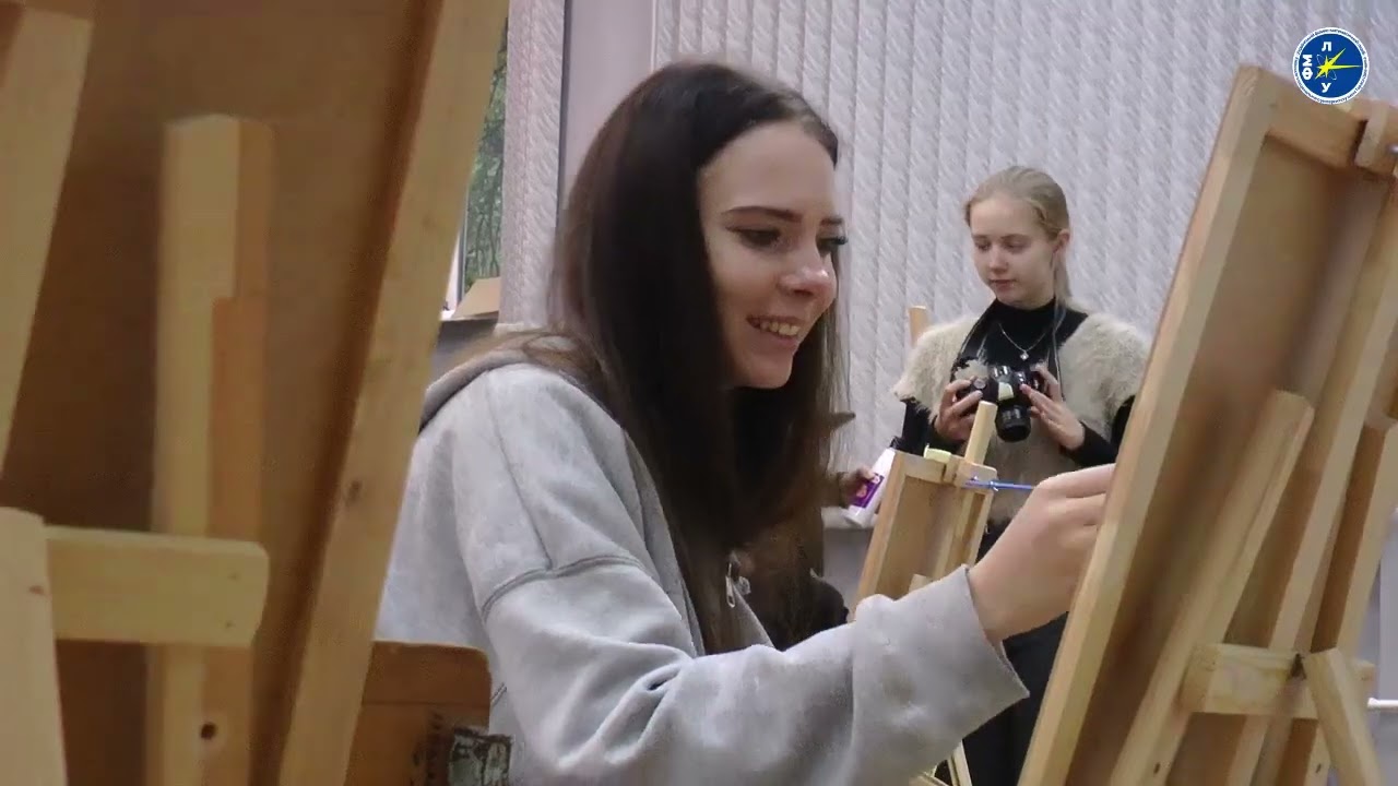 «Талановита людина - талановита в усьому» художня галерея в УФМЛ