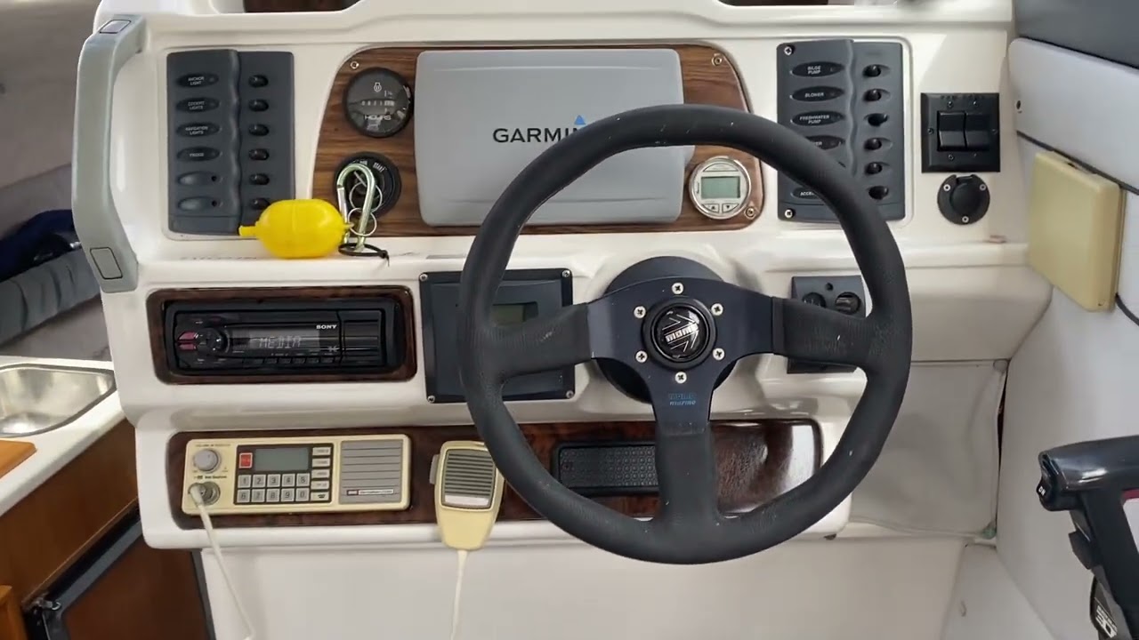 1999 Rayglass 700 Cruisemaster