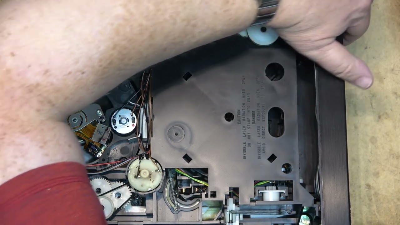 Magnavox CDB586 Magazine Stuck 5 Minute Fix