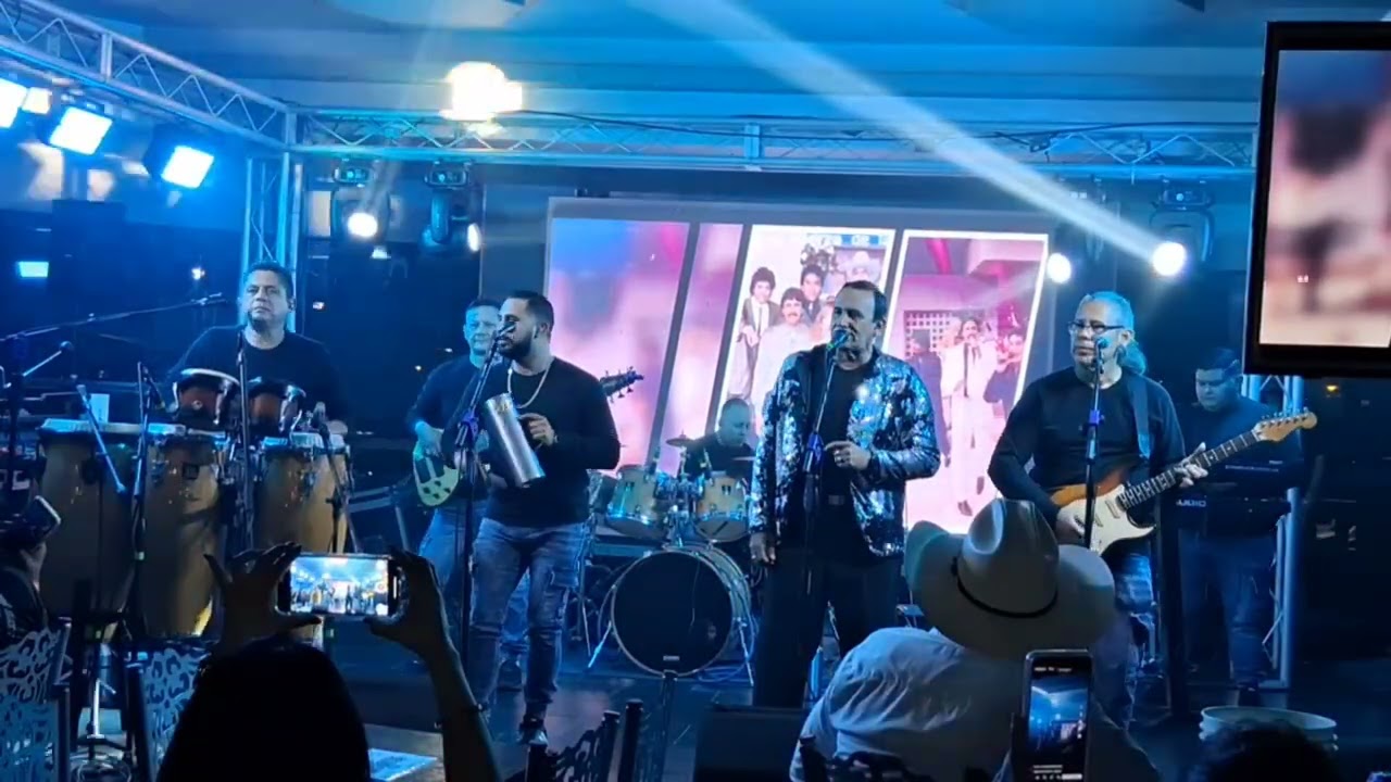 RAMIRO VÁZQUEZ Y SUS MOJA2 / EN VIVO INTRO.. 🎤🎵🥁
