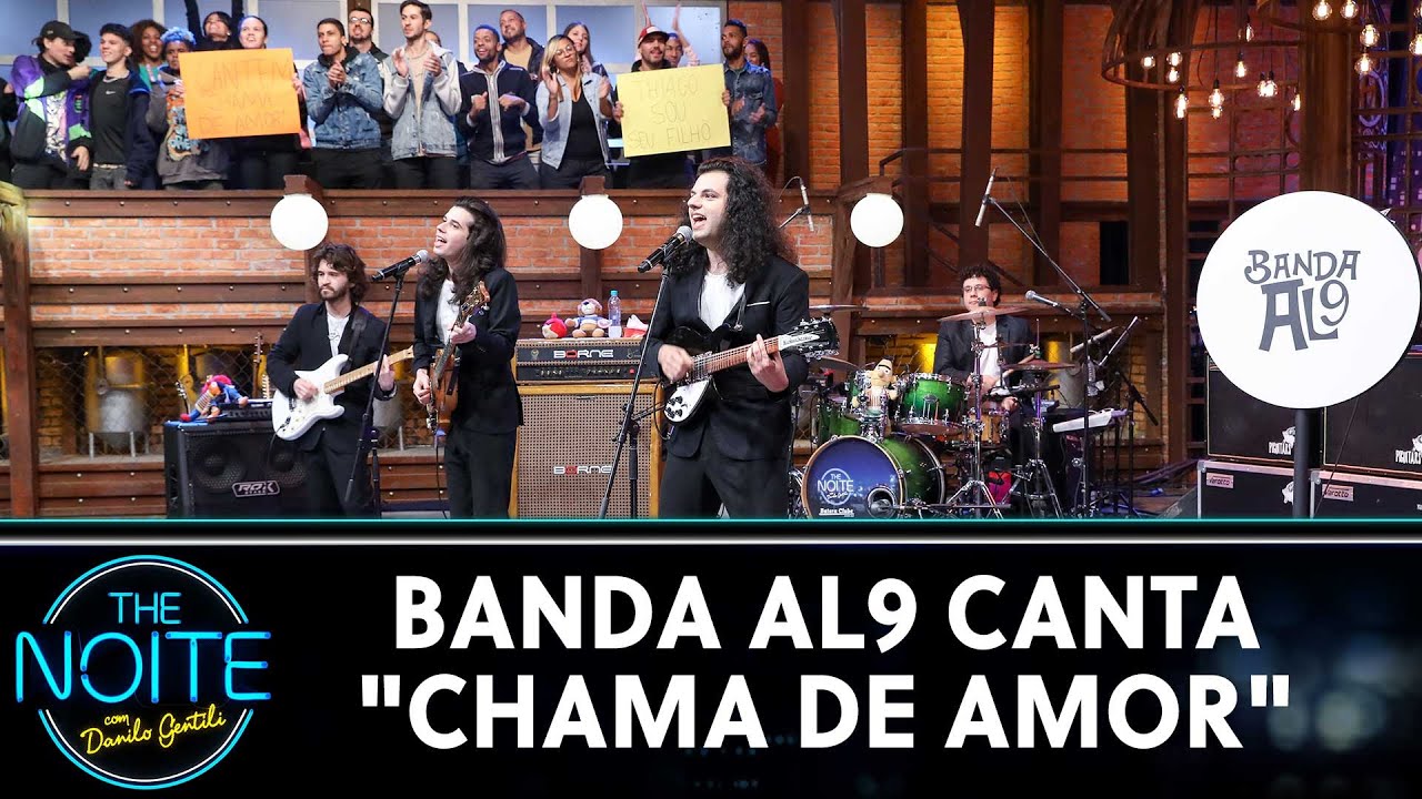 Banda AL9 canta 