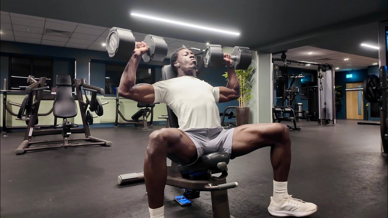 shoulders and abs in lululemon