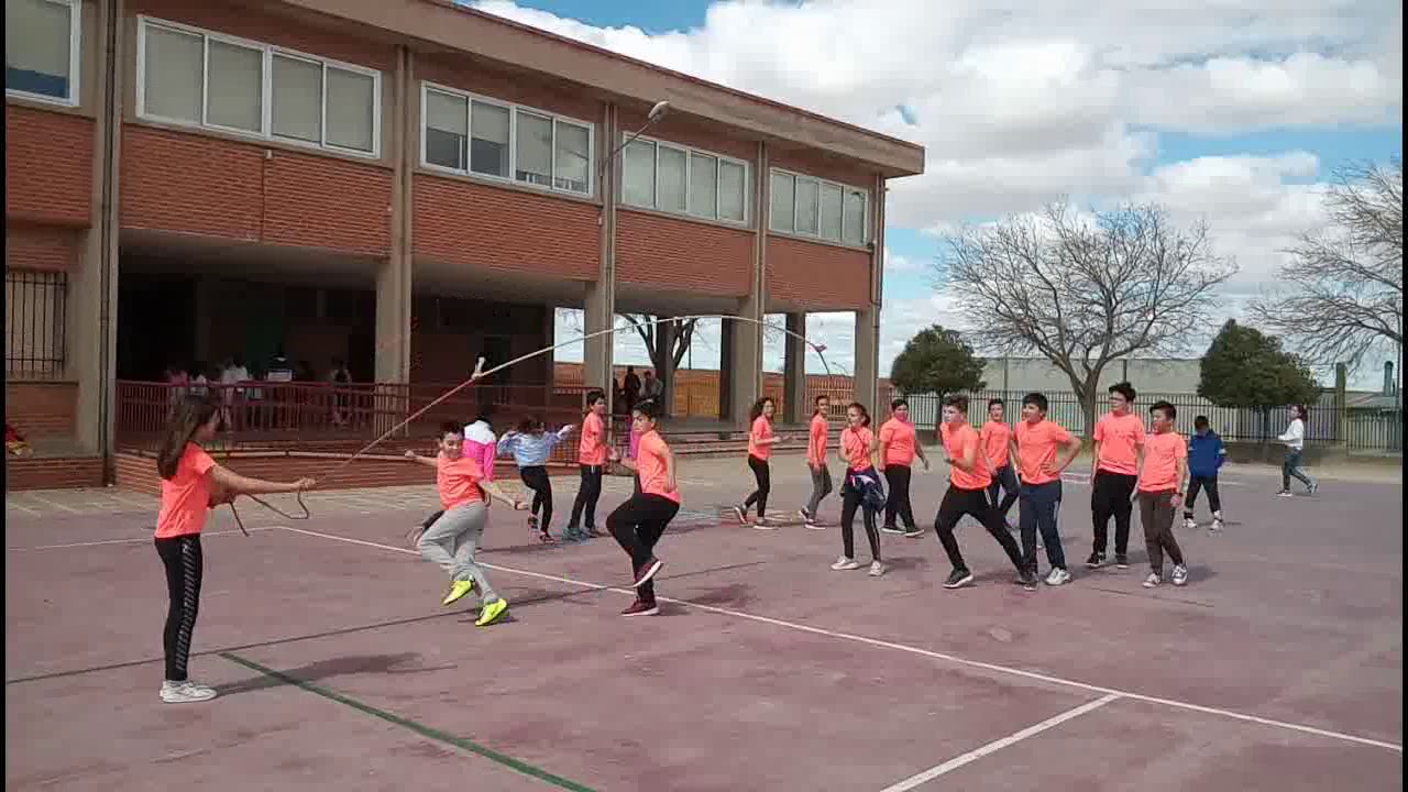 CEIP Ramón y Cajal (6º B) - Desafío saludable combas