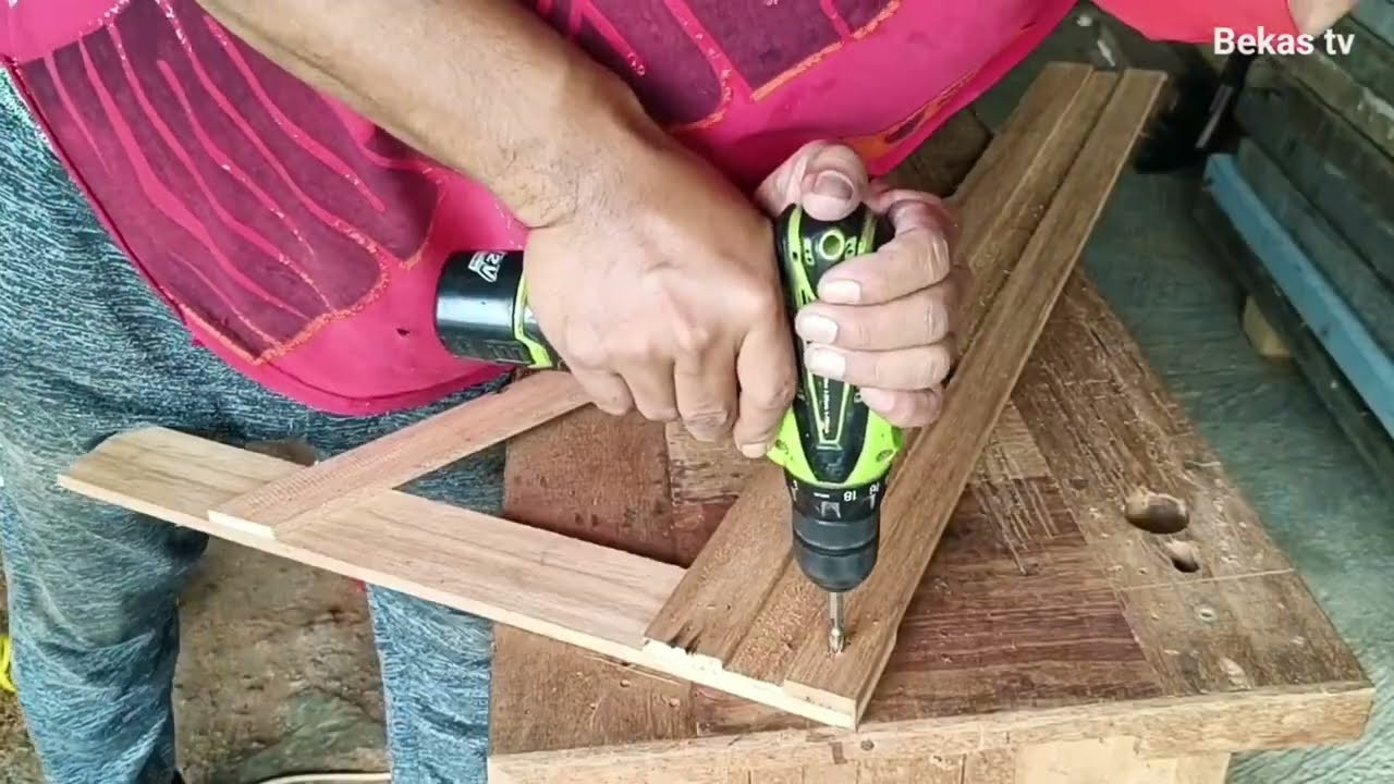 3 Alat Sederhana Pengerjaan kayu untuk Panduan Circular Saw