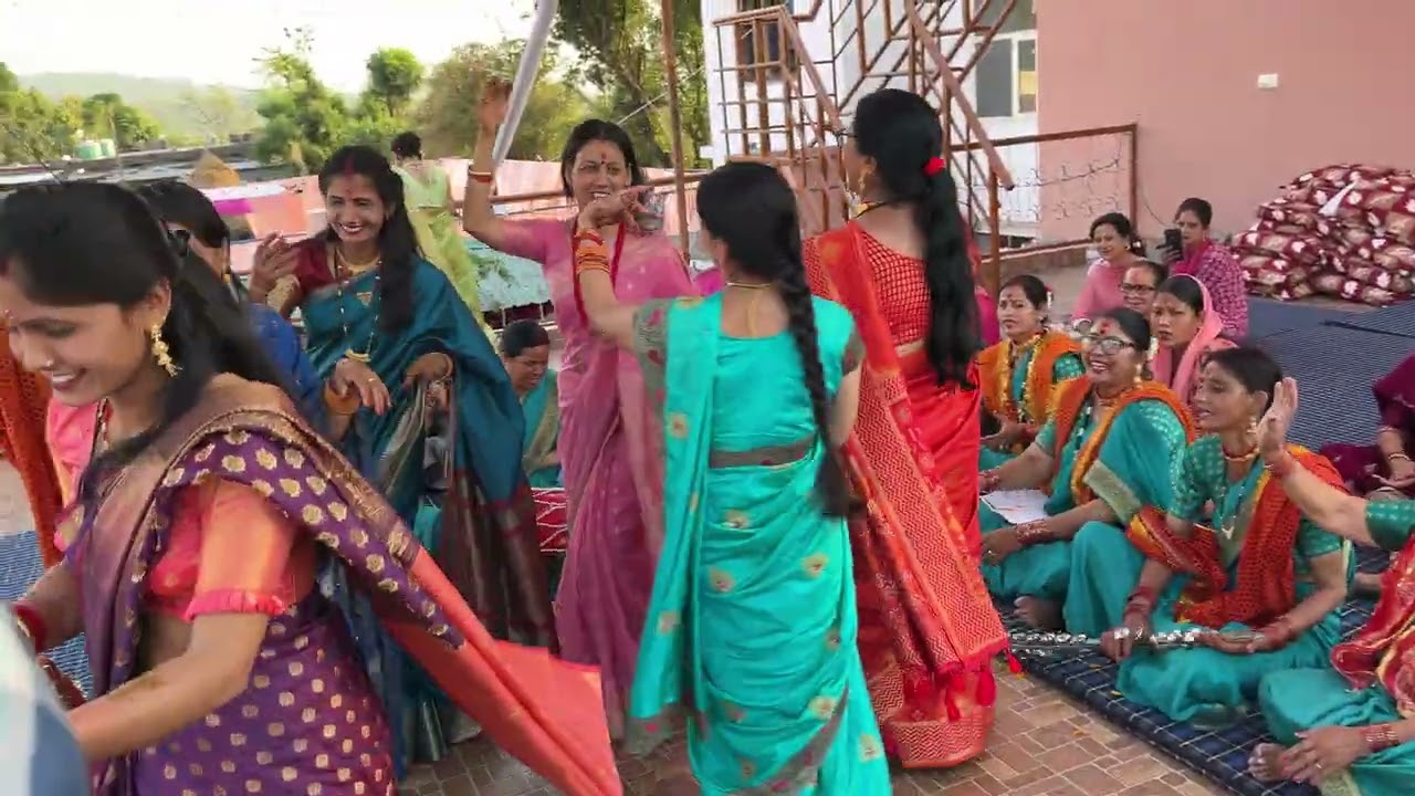 नीलकंठ में फूलों की बरसात हो गई पसंद आए तो लाइक सब्सक्राइब करना नाभूले