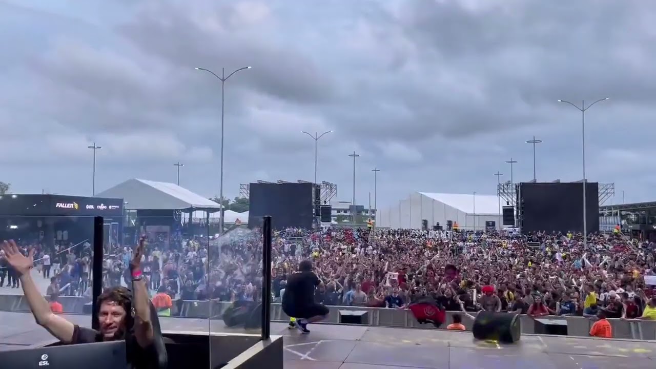Crowd outside the IEM Rio Major arena in Brazil