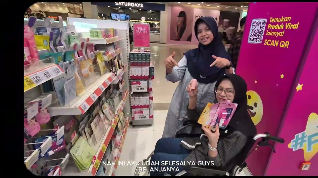 WOOW TERNYATA SUMARECON MALL BEKASI 2 BISA DILINTASI OLEH PENGGUNA KURSI RODA