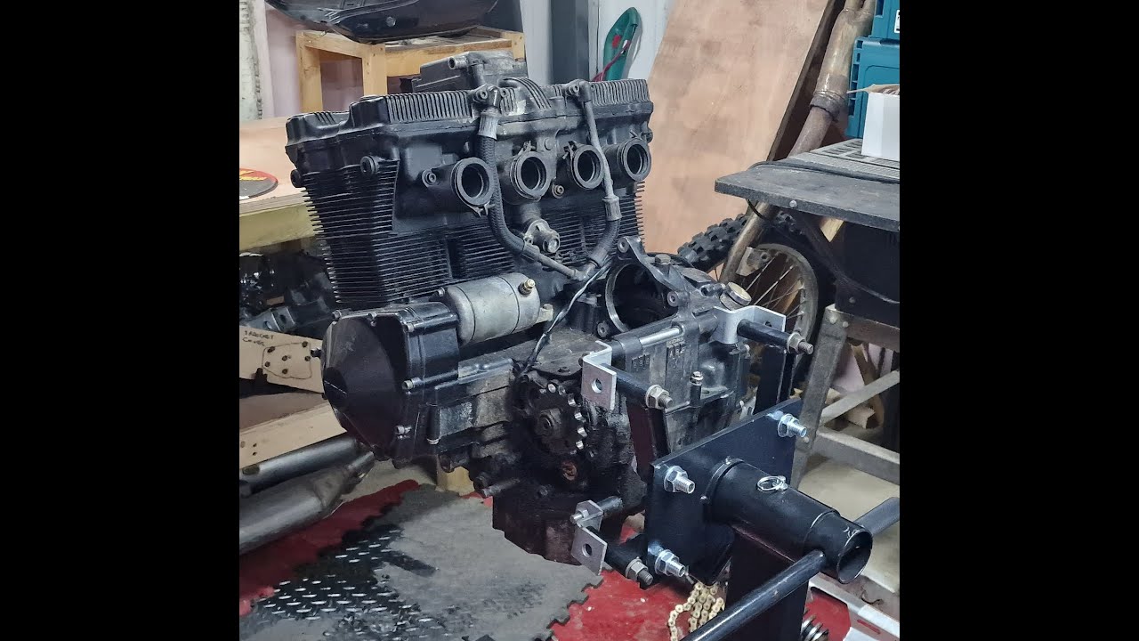 GSX 750 Inazuma Engine Painting