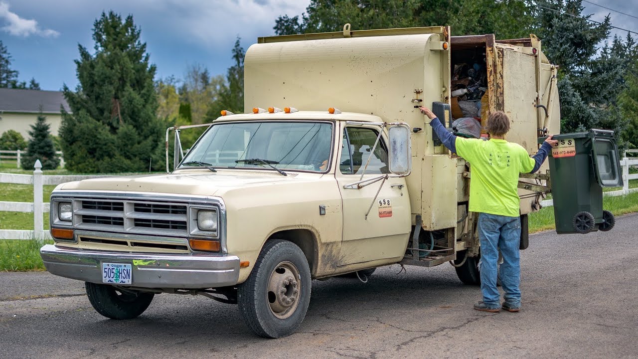 1986 Dodge Ram 350 - Hesston Corp. 