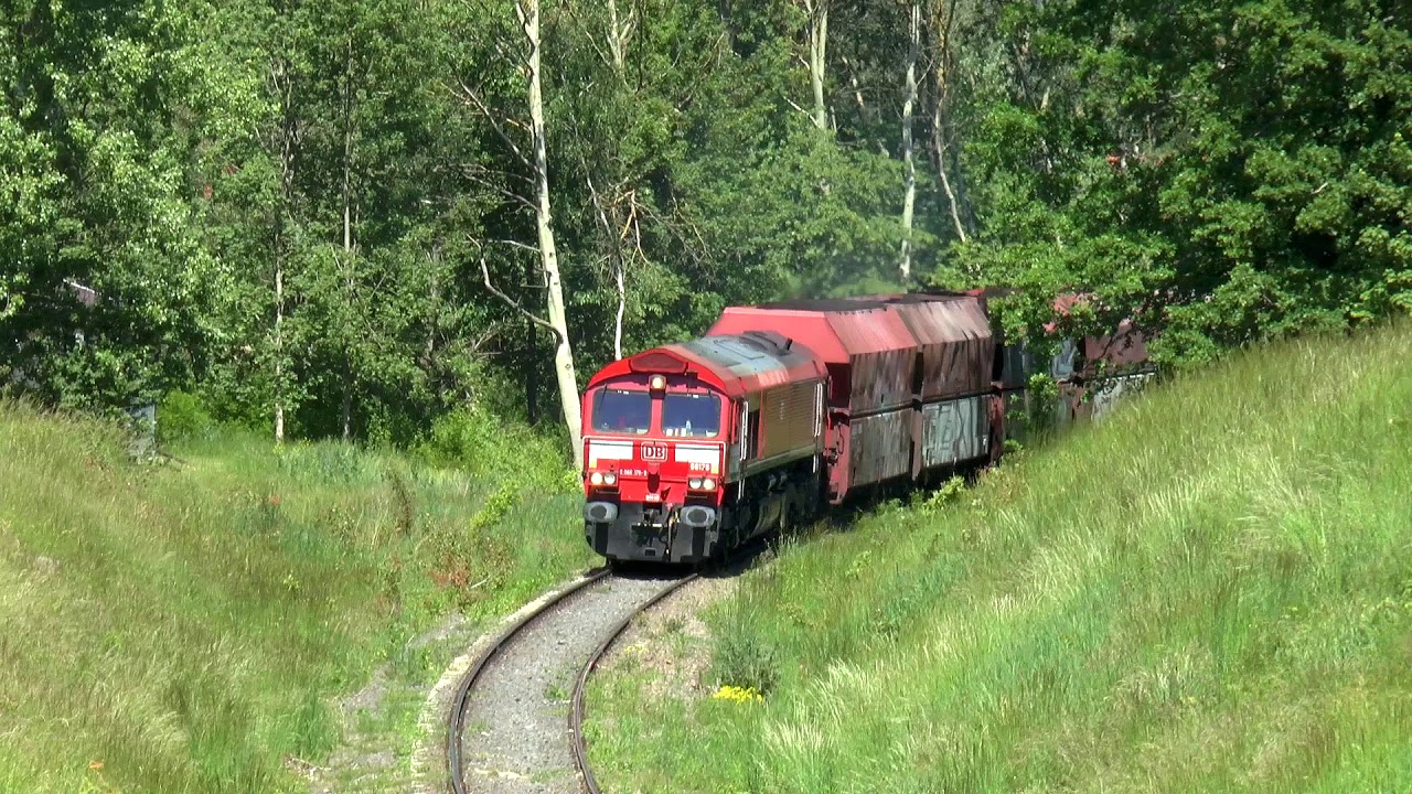 Class 66178 na linii 375 w obsłudze kopalni węgla brunatnego Sieniawa...