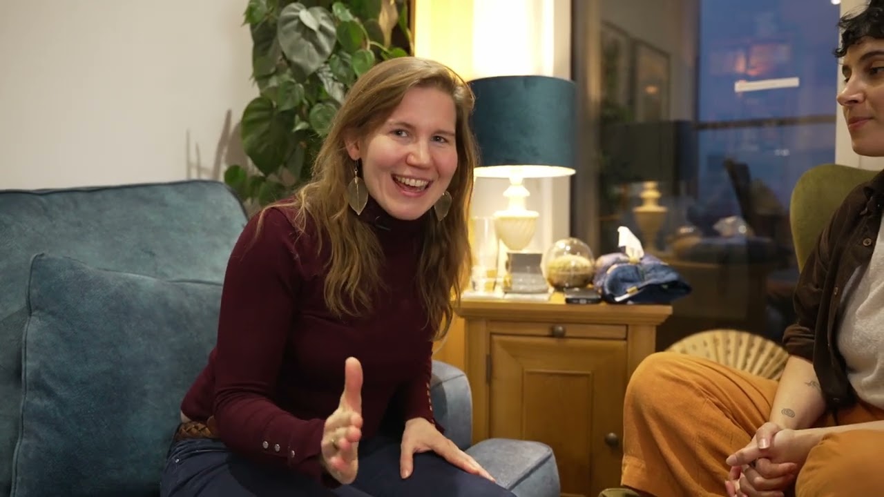 How to leave a conversation (gracefully + with boundaries)