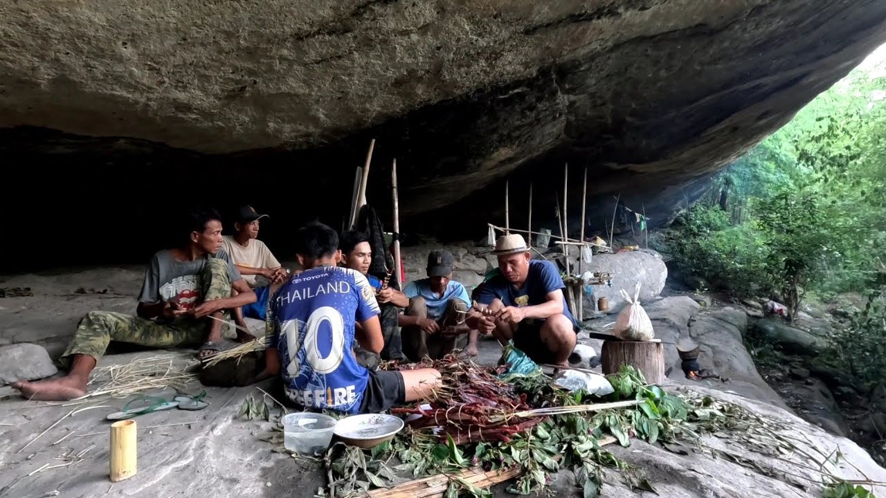 ທີມງານລຸຍປ່າເດີນທາງກັບ//ทืมงานลุยป่าเดินทางกลับ Dong Una