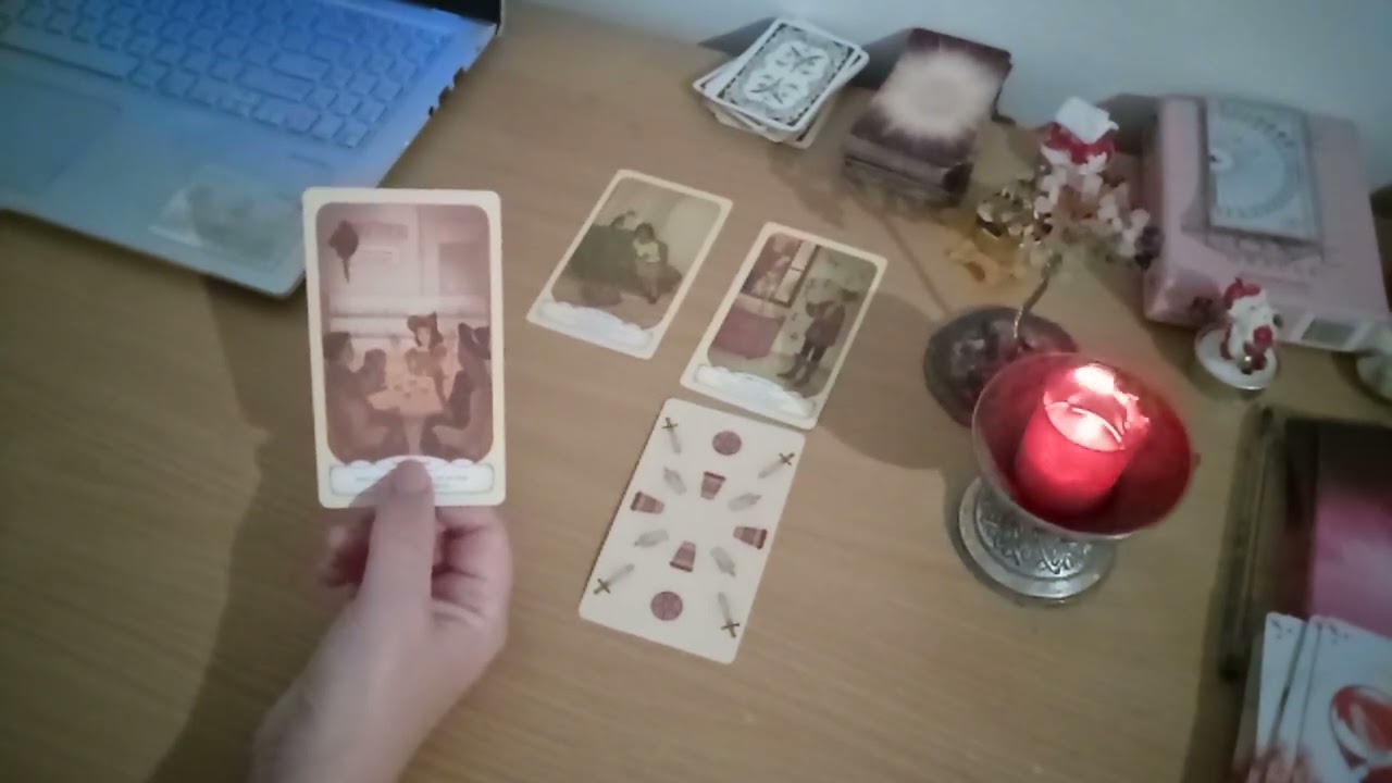 Această persoană a cerut o citire tarot despre tine! Iată ce a aflat!!