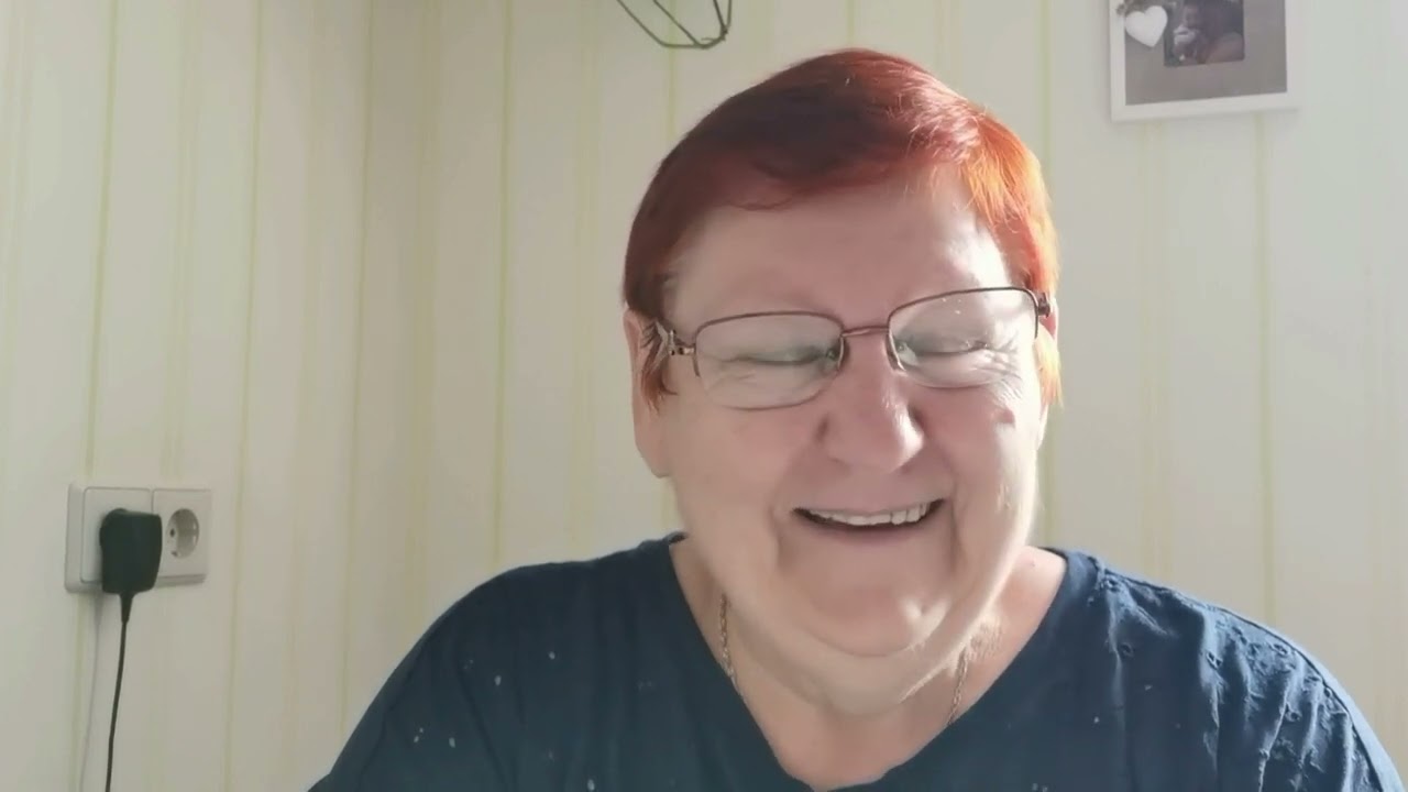 ЛИКЁР ИЗ ЦВЕТОВ БУЗИНЫ ЧЁРНОЙ./ 122