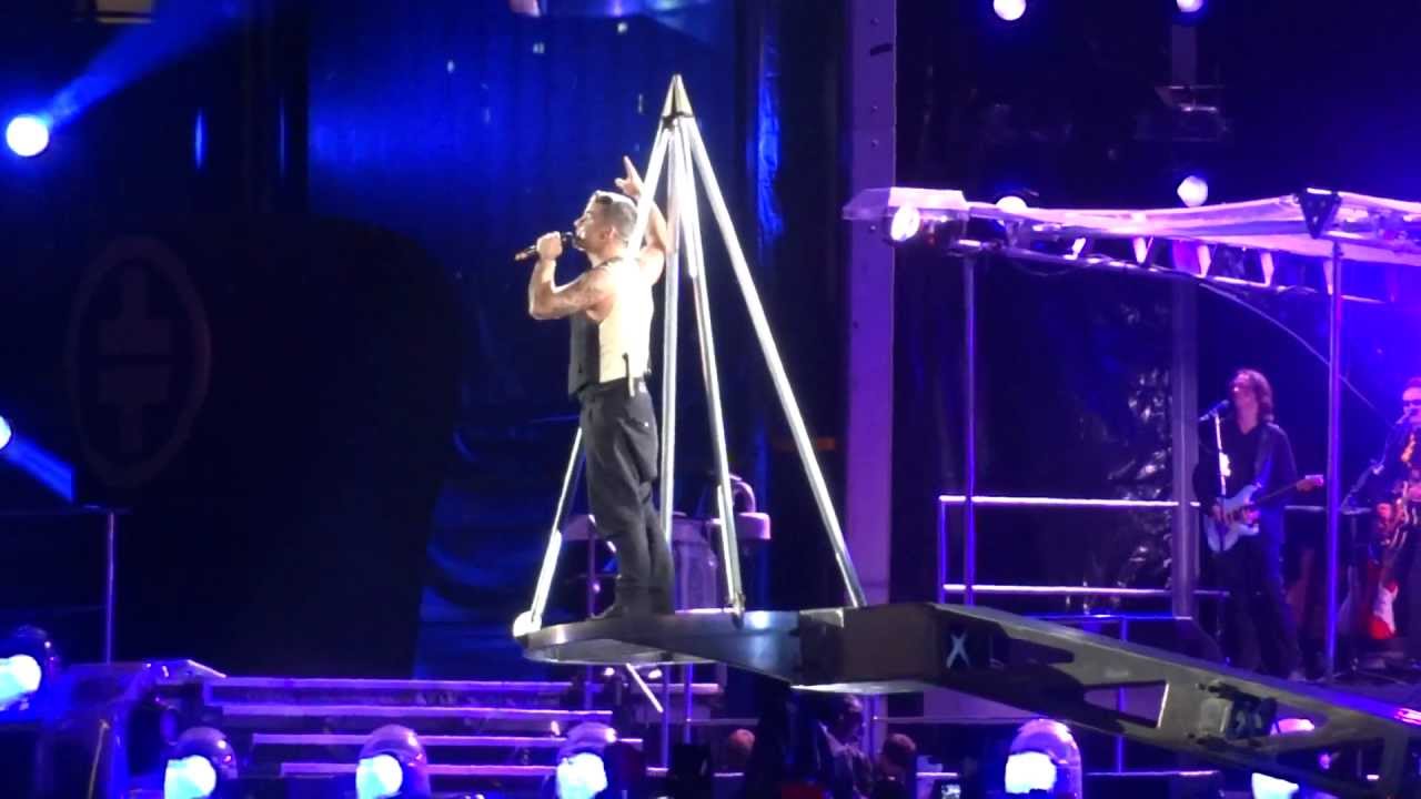 Robbie Williams - Feel - München 2011