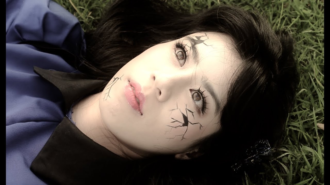 Creepy Doll Cosplay Makeup Tutorial