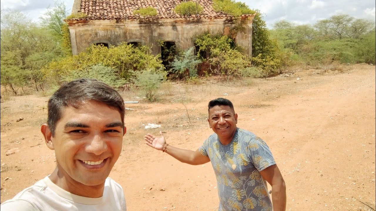 CASA CENTENÁRIA - LEVEI O PADRE LINDOVALDO PRA CONHECER A CASA NO SÍTIO CABAÇAS VERDEJANTE-PE. 