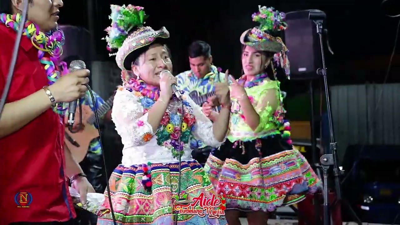 Aide Tudelano en carnaval tomanguino en lima