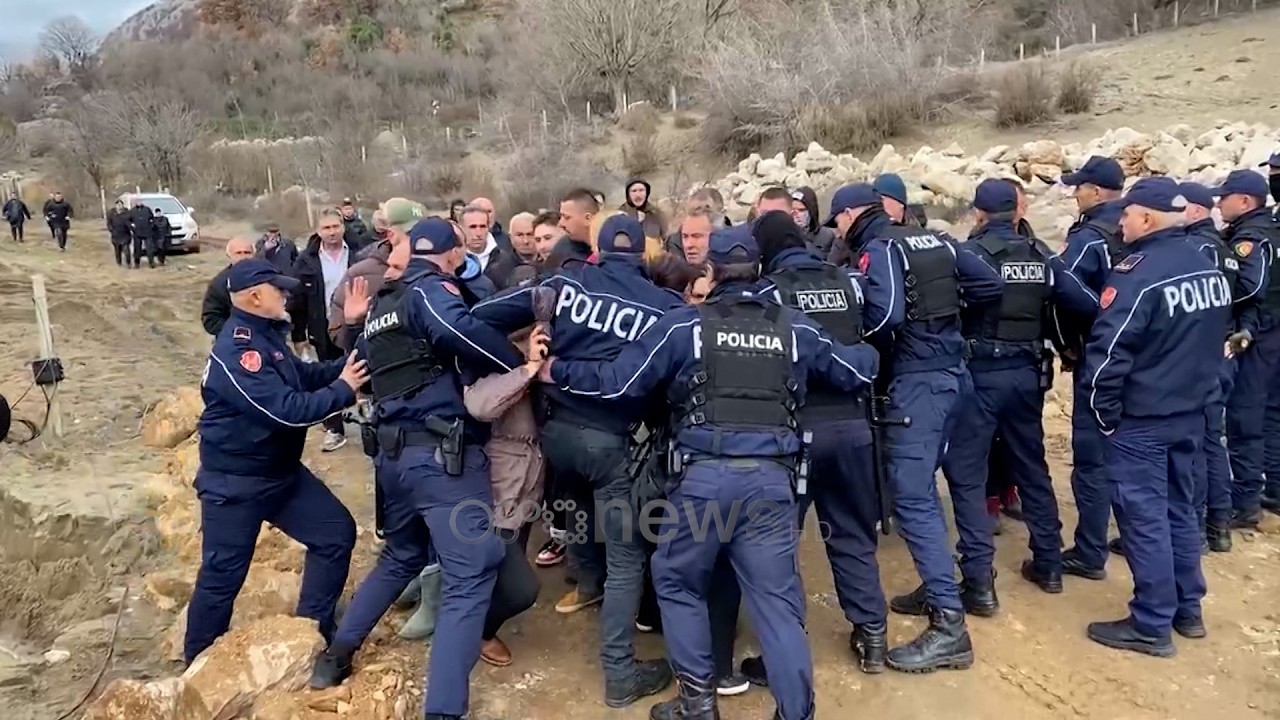 Përplasje në Rrjoll për resortin turistik/ Banorët bllokojnë punimet, akuza për grabitje pronash