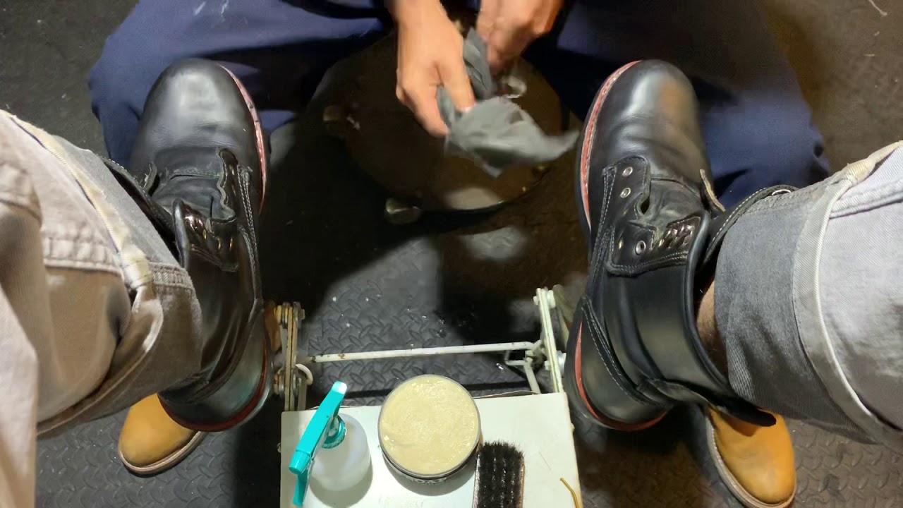 Work Boots Clean and Shine | ANGELO SHOE SHINE ASMR | Botas de Trabajo boleada