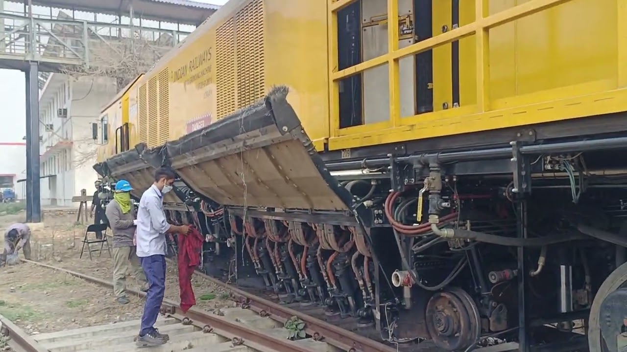 Never see before this new Track Grinding Machine LORAM