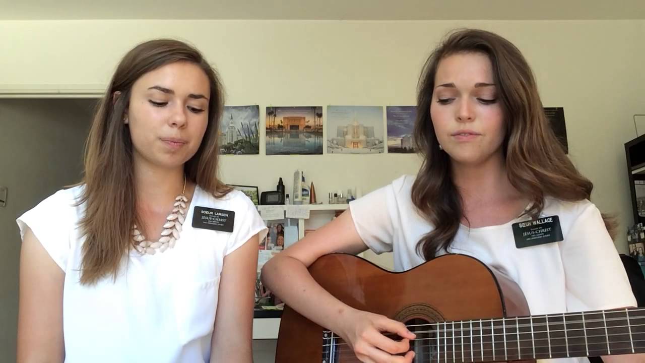 Soeurs Larsen et Wallace chantent 