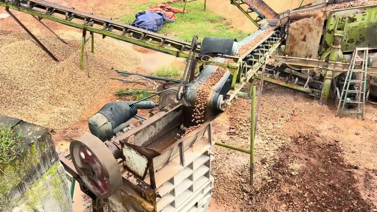 Proses Giling Batu Gunung Menjadi Split: Cara Kerja Mesin Stone Crusher