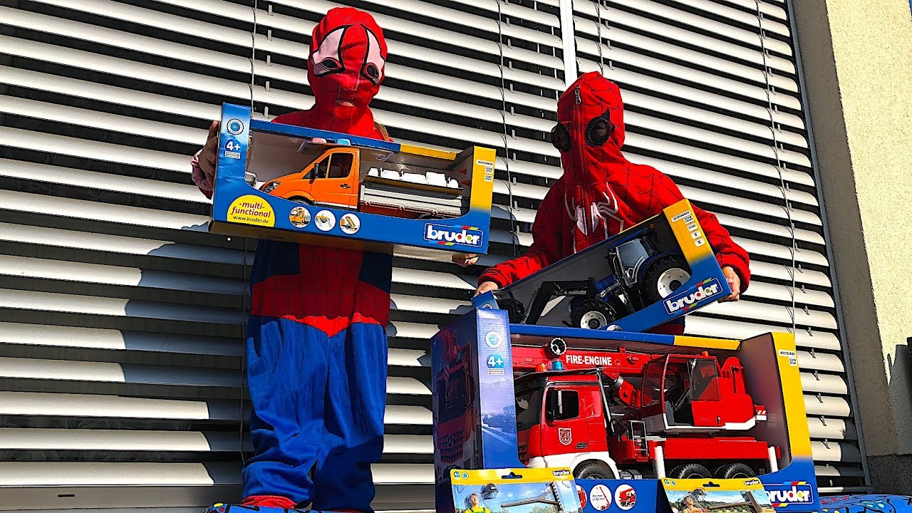 BRUDER TOYS SPIDERMAN UNBOXING Tractor & Truck