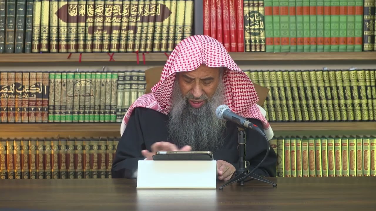 ما حكم الصلاة داخل السيارة للمسافر بسبب الثلوج وصعوبة وجود مكان؟