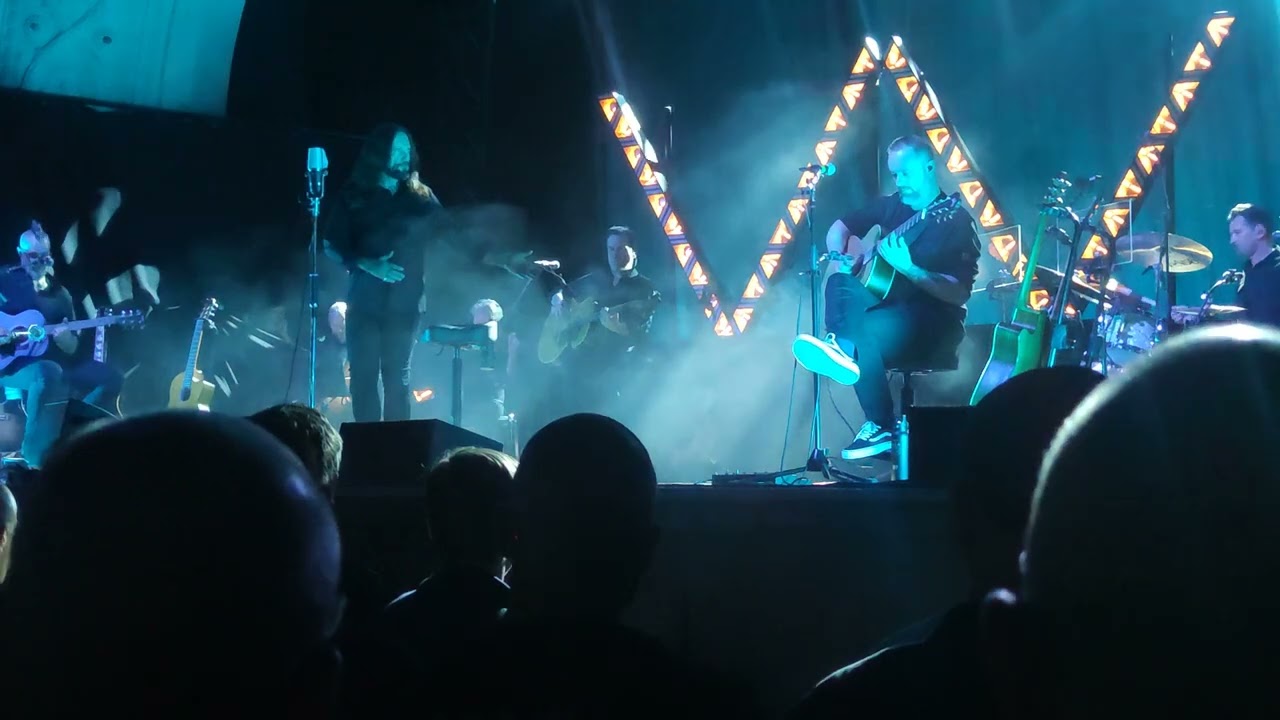 Der W - Haus aus Spiegeln Akustik - Leipzig 2024