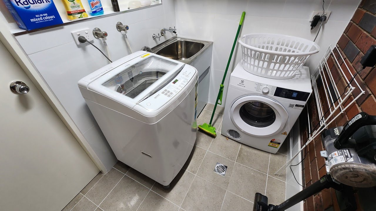 Using A LG WTG7532W Top Load Glass Washing Machine & Electrolux UltimateCare 300 Tumble Dryer