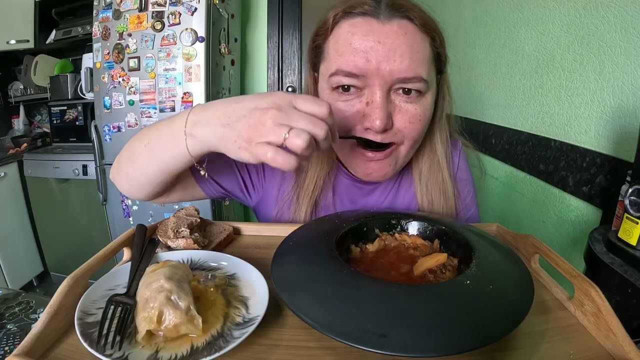 Борщ, голубец #mukbang #еда #домашняяеда #вкусно 