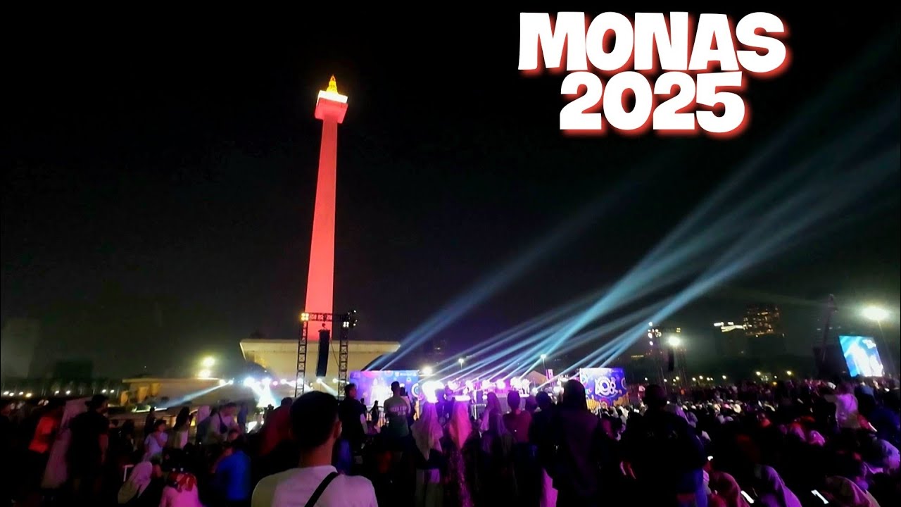 Malam Minggu Di Monas Masih Ramai