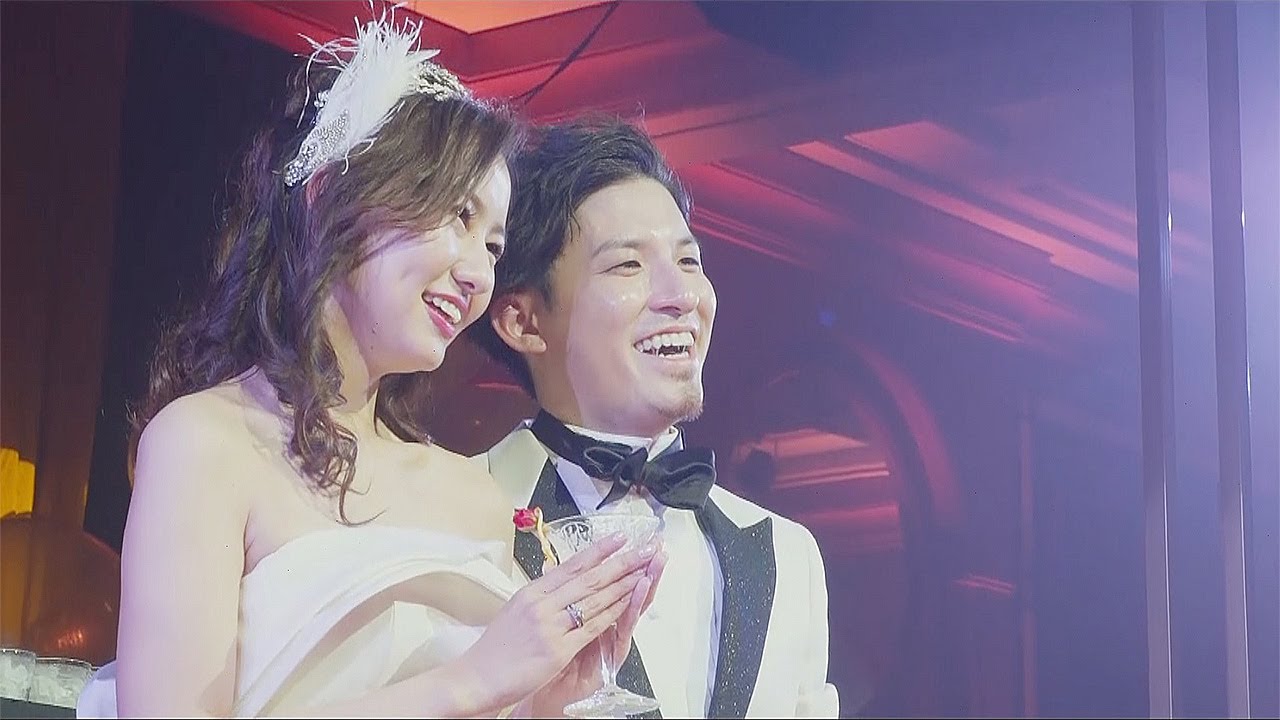 結婚式の披露宴の余興で新郎が一流フレアバーテンダーとサプライズカクテルショー