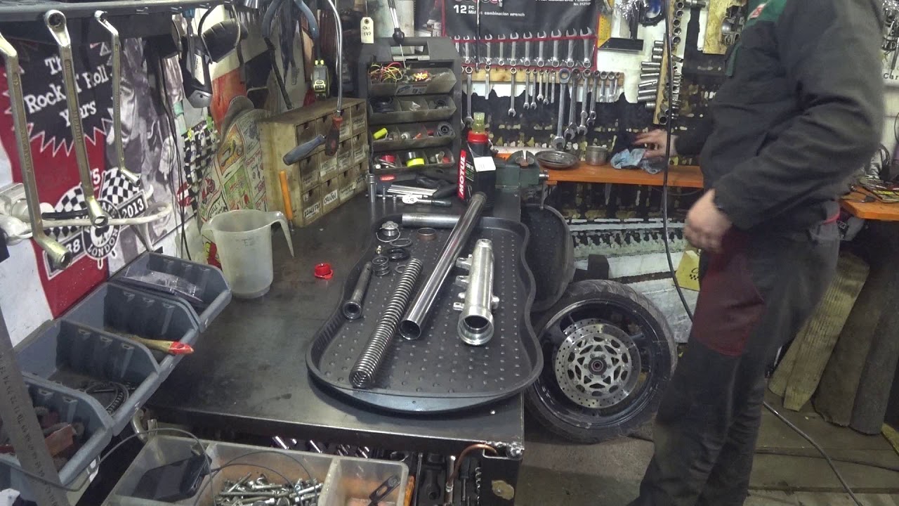 Замена сальников и масла вилки Yamaha XJR400. fork oil change