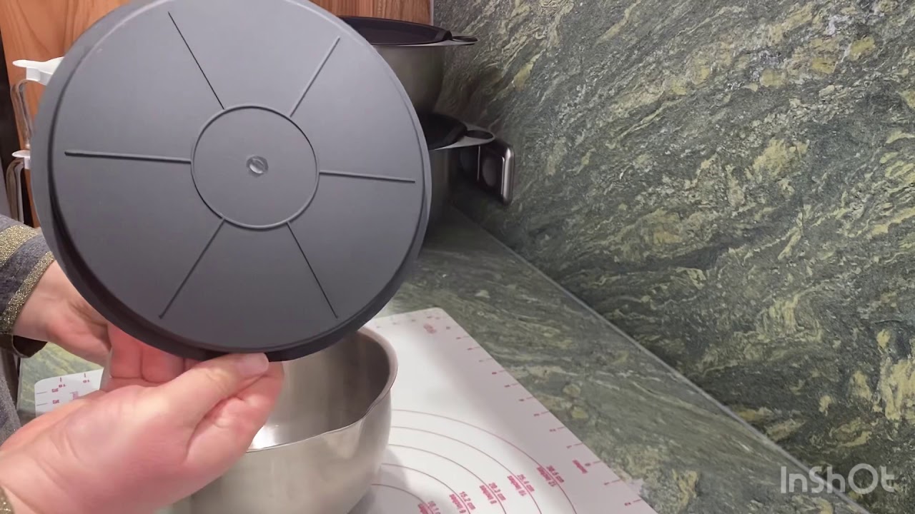 Nixen und Edelstahlschüsseln von Pampered Chef