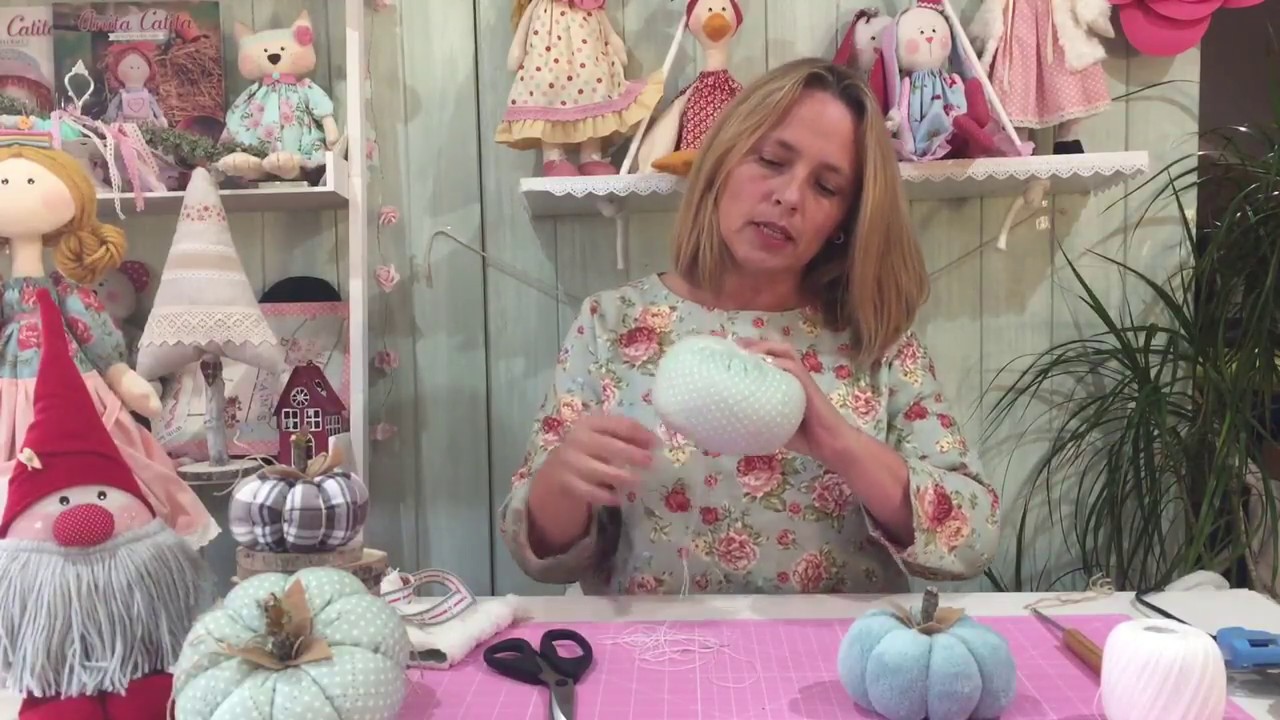 Anita Catita - Abobrinhas de tecido // DIY Pumpkins