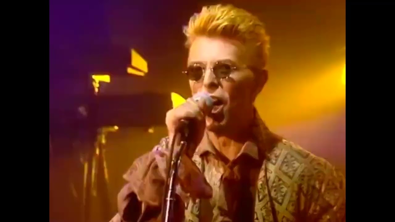 Reeves Gabrels x5 & Carlos Alomar x1 2nd Bridge Guitar Solo from David Bowie Scary Monsters