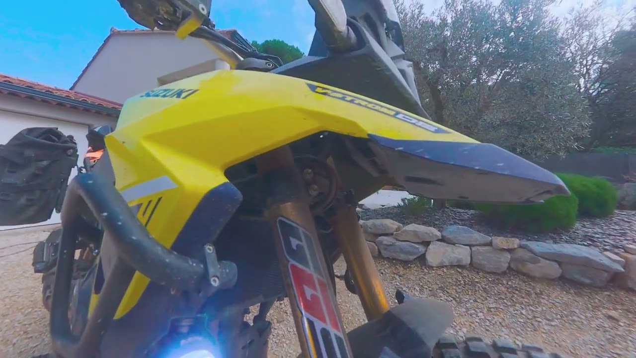 Seul c'est bien aussi V STROM 800DE