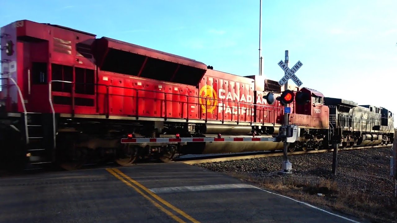 2 Gigantic Trains Meet. CP SD70ACU on NS Freight Train. DPU Alright On CSX Train + More Trains!