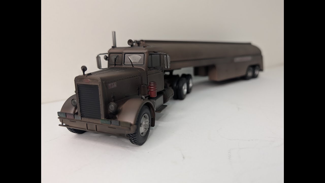 1955 Peterbilt 281truck with tanker trailer from the movie duel 1/43 scale diecast model form ixo