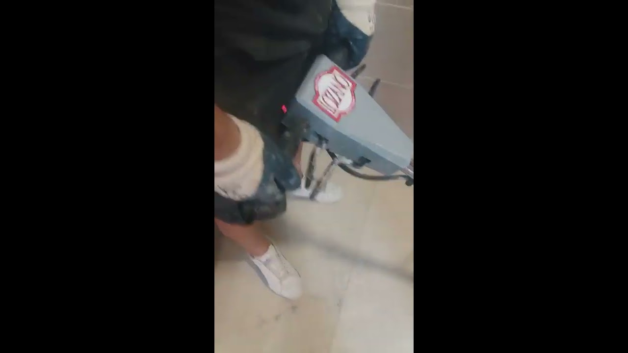 Cómo se hacen las tortas de lana de acero para abrillantar un suelo  con cristalizador