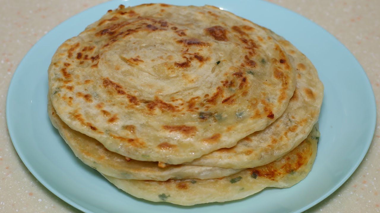 Невероятно простые слоеные лепешки с сыром и зеленью. 